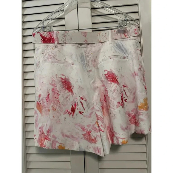 BCBGMAXAZRIA Abstract Print High-Waisted Shorts Size 10 - Picture 7 of 7